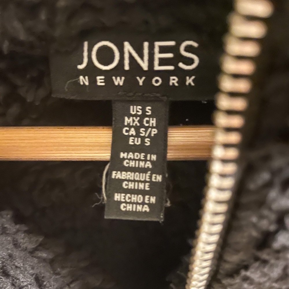 Black Fleece - Picture 3 of 4